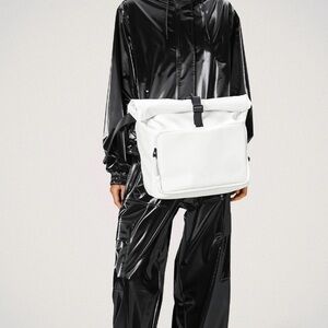 Rains NWOT Bag Waterproof Roll-Top Messenger collegiate preppy minimalist office